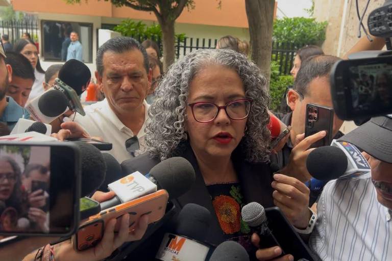 La Gobernadora Graciela Domínguez Nava informó que están monitoreando la trayectoria del huracán Polo.