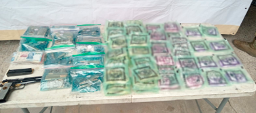 $!Semar incauta más de 2 mil 500 dosis de metanfetamina en el fraccionamiento Casa Blanca de Mazatlán