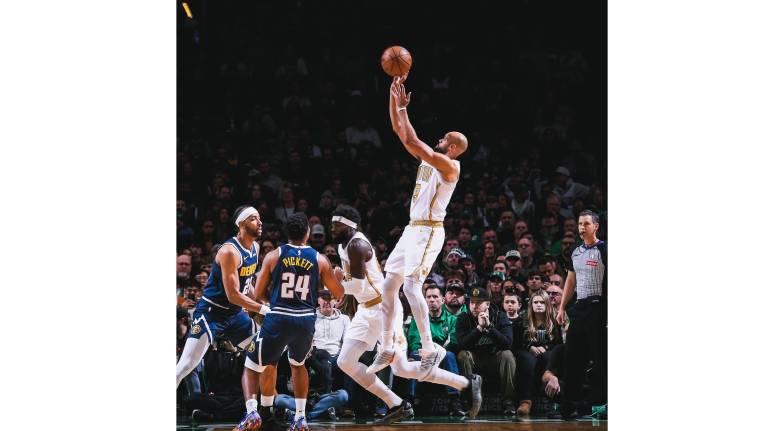 Denver gana en Boston.