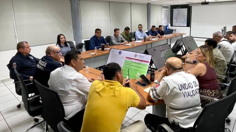Reunión de coordinación para definir el dispositivo de seguridad por Día de Muertos.