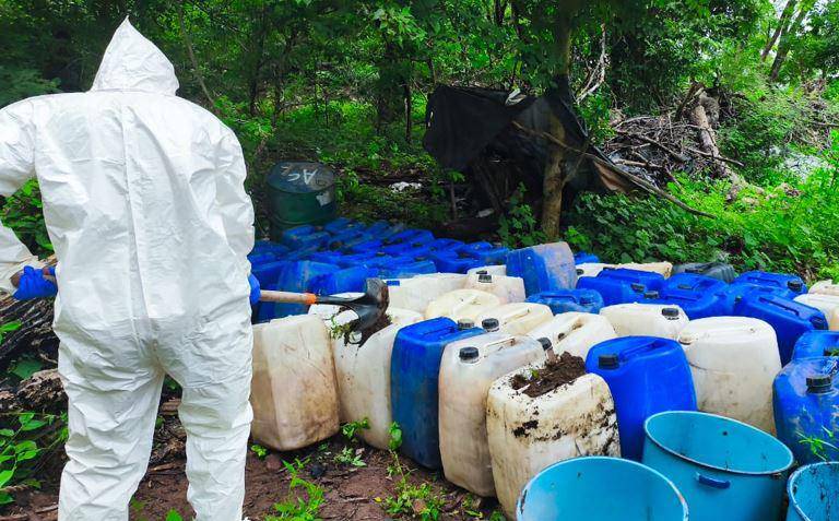 Ejército desmantela centros de precursores químicos para metanfetamina en Culiacán