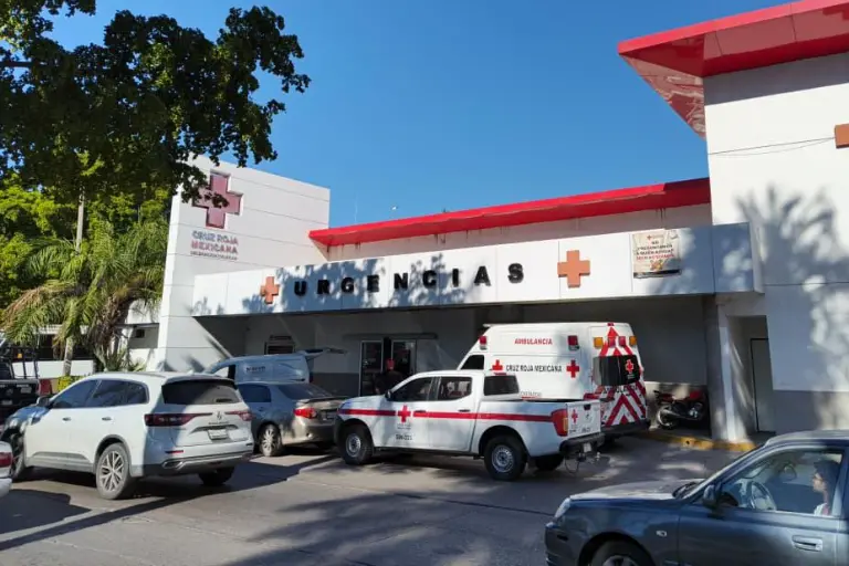 Personal de la Fiscalía General del Estado realizó las diligencias en la base de la Cruz Roja.