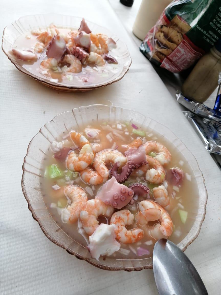 $!Don Roberto ha sido marisquero por más de 50 años, nunca antes había adquirido el kilo de limón tan caro