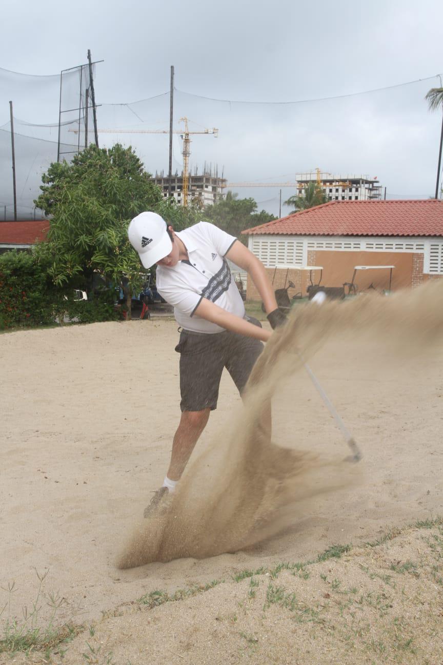 $!Santiago del Águila, gran golfista y estudiante; como hijo y amigo, excepcional
