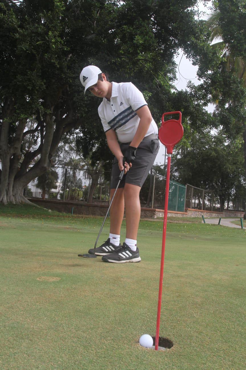 $!Santiago del Águila, gran golfista y estudiante; como hijo y amigo, excepcional