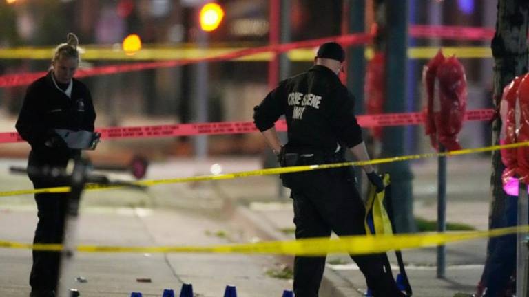 Festejos por título de los Nuggets termina en tiroteo que deja a 10 heridos en Denver