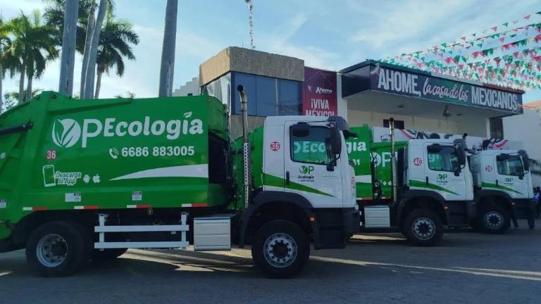 Entrega de tres nuevos camiones recolectores de basura en Ahome.