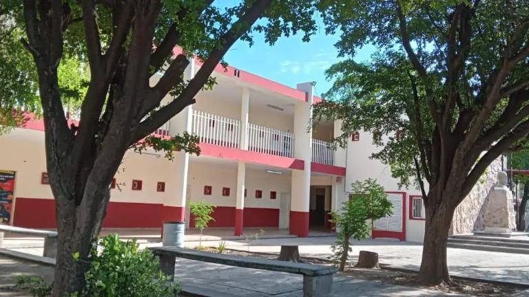 Debido a las condiciones de inseguridad, en Villa Juárez, Navolato, 16 escuelas no pudieron tomar clases este martes.