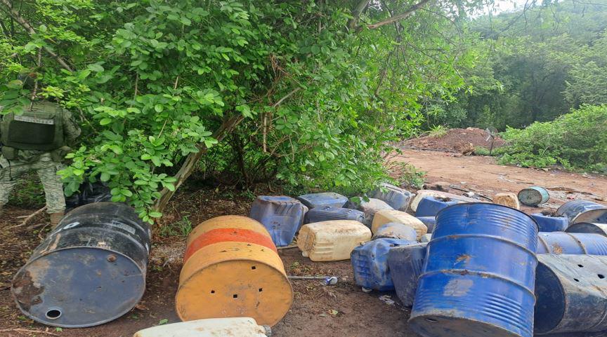 $!Ejército desmantela centros de precursores químicos para metanfetamina en Culiacán