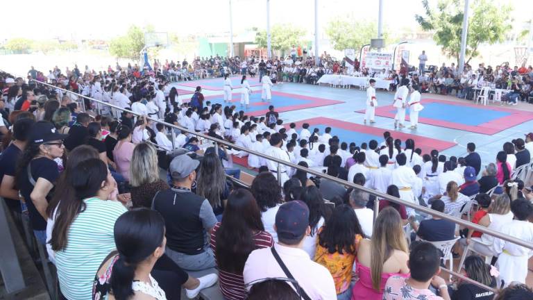 Gran fiesta viven karatecas en inauguración de Copa Noroeste