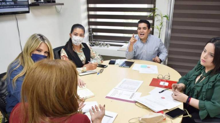 En el Congreso de Sinaloa, las posiciones de gobierno más importantes están a cargo de hombre, pese a que la mayoría son mujeres.