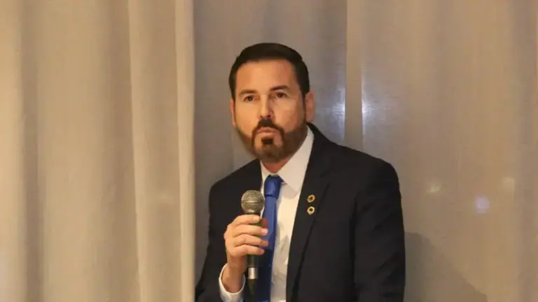 Rojas Velarde descartó que las empresas se vayan a amparar sino todo lo contrario, van a cumplir con esta ley adecuándose dentro de los seis meses que tienen de plazo.