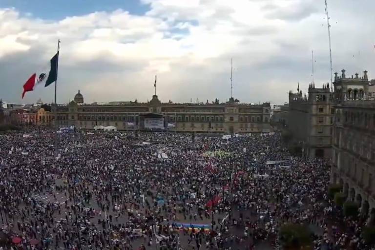 AMLO reúne a miles en el 85 aniversario de la Expropiación Petrolera