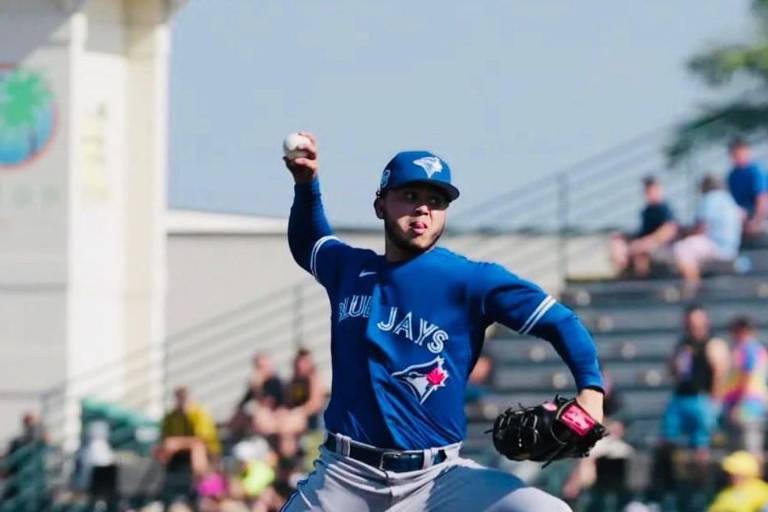 Disfruto ver al bateador abanicar y fallar: Adrián Hernández