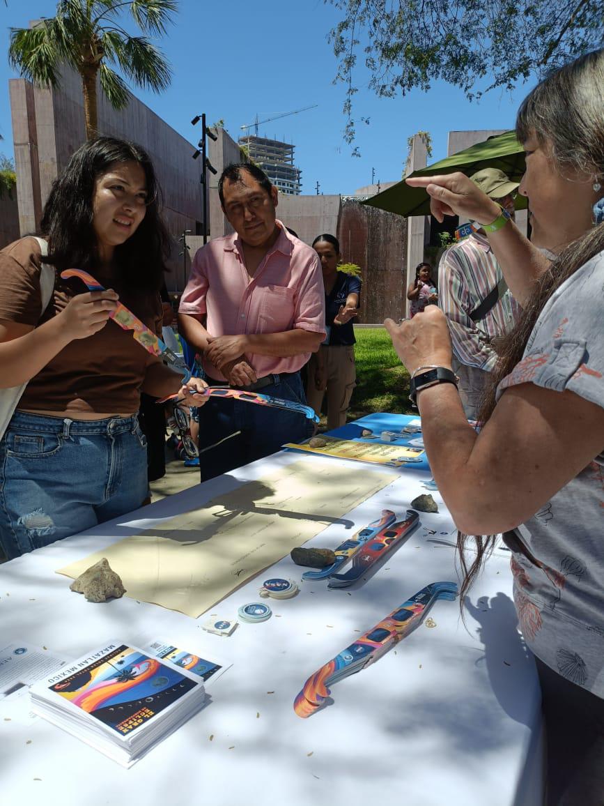 $!Niños y grandes tocan la luna en el ciclo de actividades del Gran Acuario ‘Del Mar al Espacio’