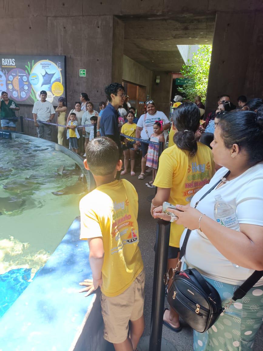 $!Niños de La Laguna cumplen en Mazatlán su sueño de conocer el mar