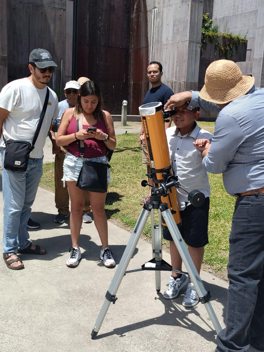 $!Abre Gran Acuario Mazatlán sus puertas a más de 7 mil exploradores para el Eclipse Total de Sol