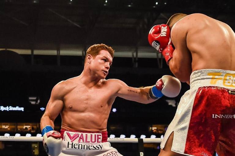 Canelo Álvarez habría aceptado peleas ante Bivol y Golovkin; el campeón mexicano lo niega