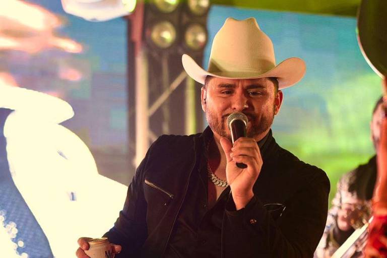 Inicia Larry Hernández su gira 2022 en Phoenix, Arizona