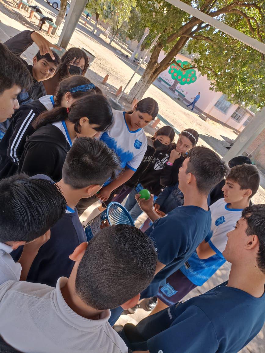 $!Estudiantes de la Secundaria Tomás Peraza, de El Roble, aprenden sobre la cultura física y los hábitos saludables