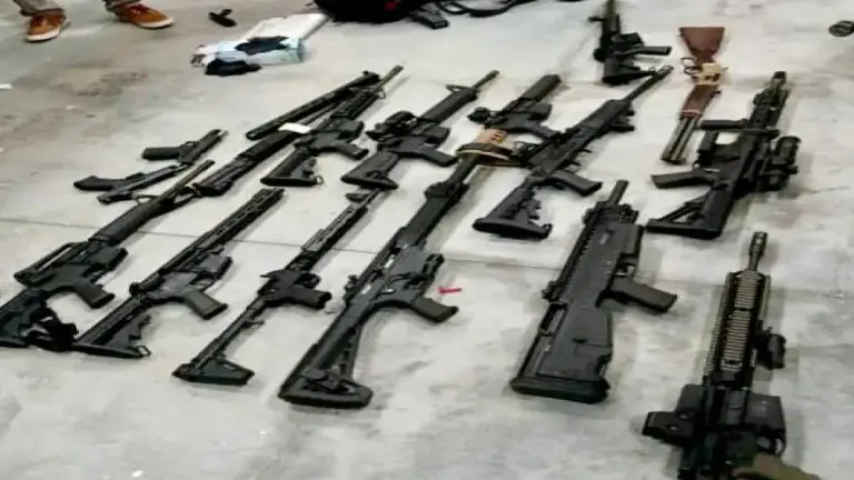 Autoridades de Estados Unidos acusan a cuatro presuntos integrantes del CJNG por conspiraciones relacionadas con drogas, armas y narcoterrorismo.