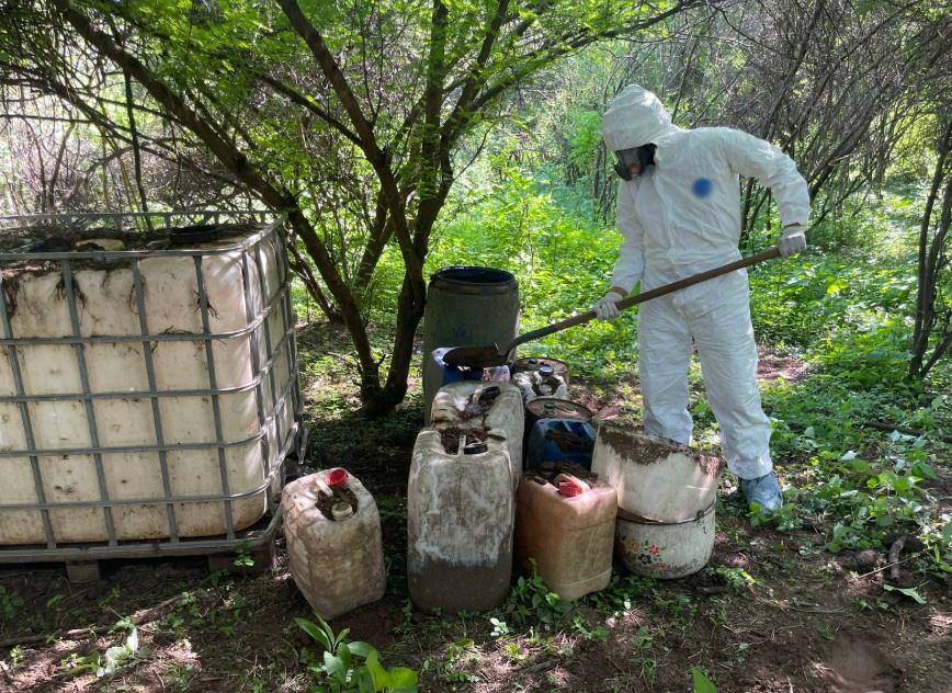 $!Marina asegura explosivos, armas y droga durante operativos en Concordia y Culiacán