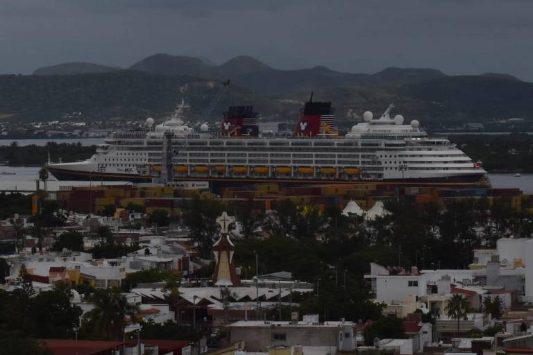 Llega crucero de Disney Magic a Mazatlán con más de 2 mil 600 pasajeros