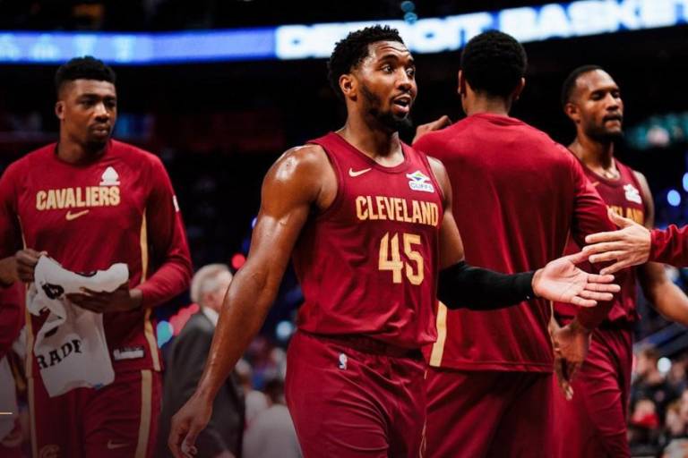 Cavaliers liga tercer triunfo gracias a enorme Donovan Mitchell