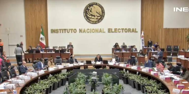 INE aplica multas a partidos por más de $595 millones, por gastos de 2022