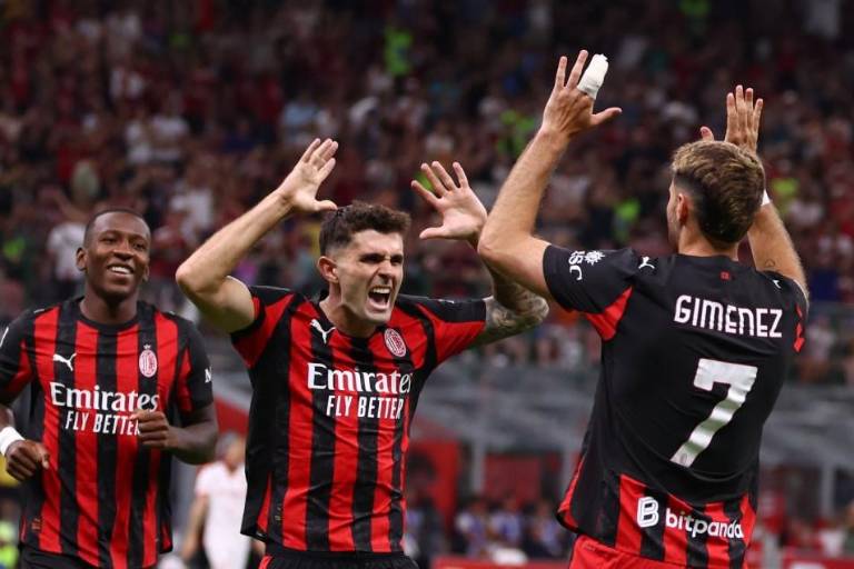 Santiago Giménez debuta con asistencia y Modric se estrena en la victoria del Milán en Coppa Italia