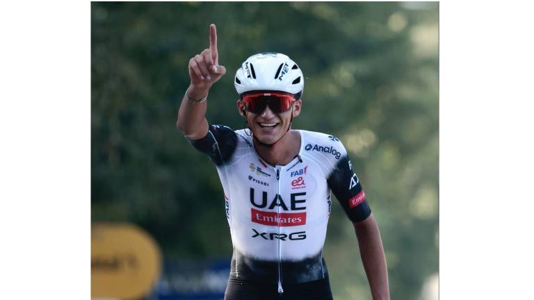 El mexicano del UAE Team Emirates atacó a 12 km de la meta y se impuso en solitario en la clásica italiana.