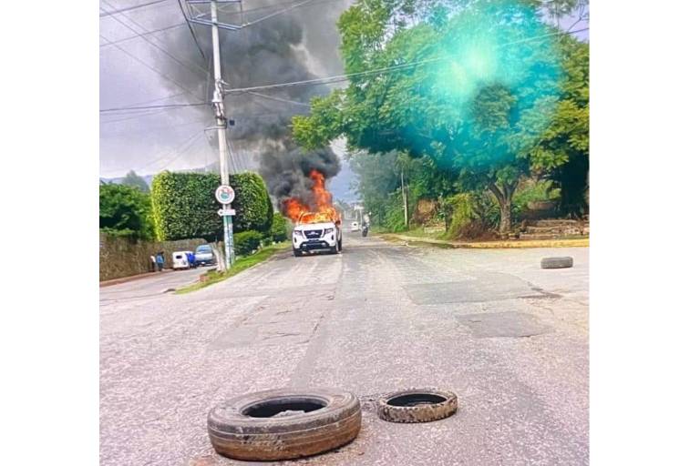 Liberan a presunto jefe criminal tras bloqueos y quema de vehículos en Morelos
