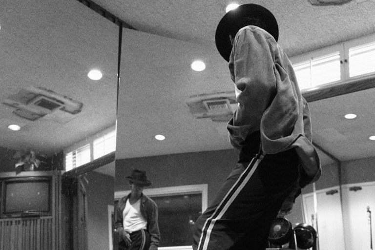 Revelan fecha de estreno del filme biográfico de Michael Jackson