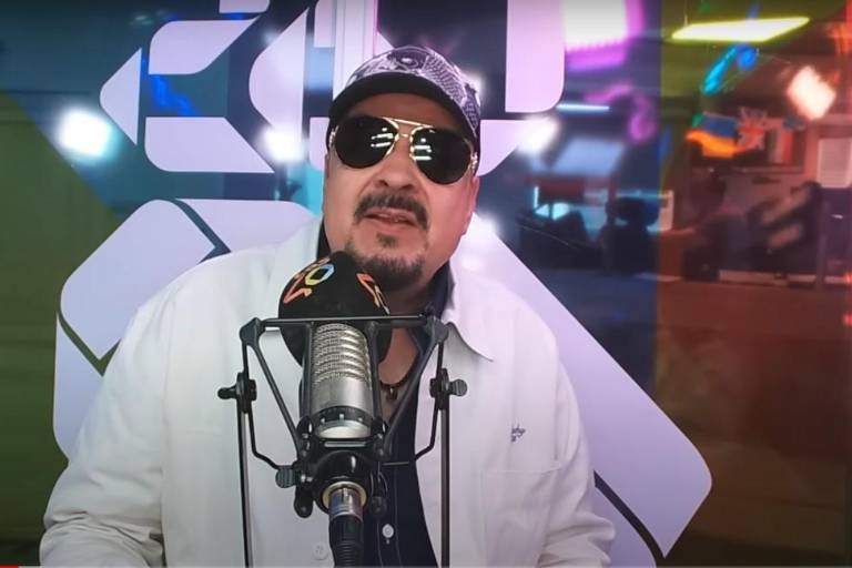 Revela Pepe Aguilar que él cargó con los gastos de la boda de su hija