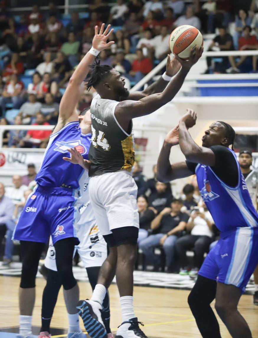 $!Venados Basketball liga su séptimo triunfo al derrotar a Astros de Jalisco