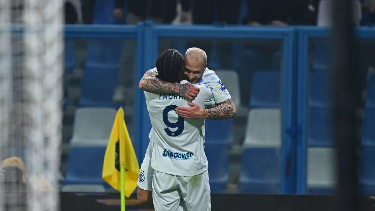 El equipo de Cristian Chivu alcanzó los 58 puntos y amplió su ventaja sobre Milan y Napoli en la lucha por el Scudetto.