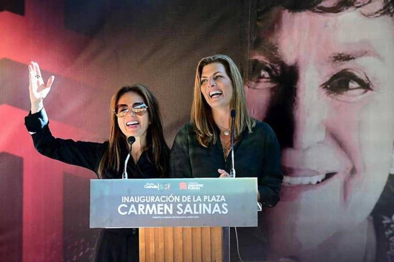 Inauguran Montserrat Oliver y Yolanda Andrade la plaza ‘Carmen Salinas’