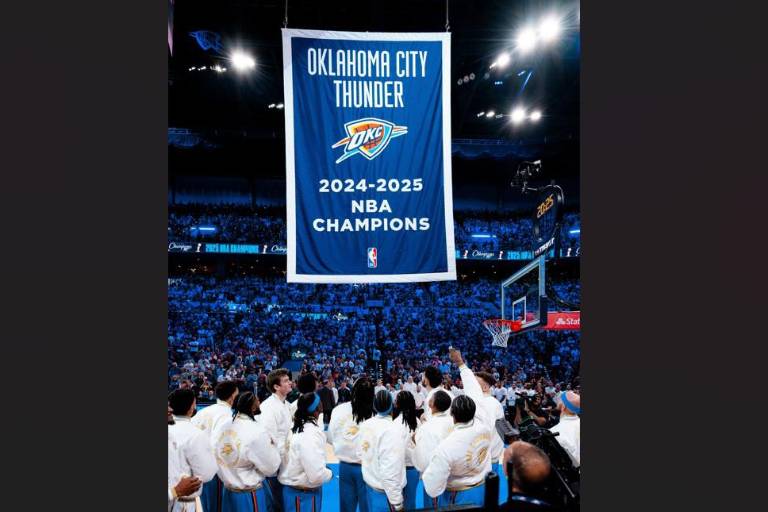 El Thunder inicia defensa de su título con triunfo en doble tiempo extra