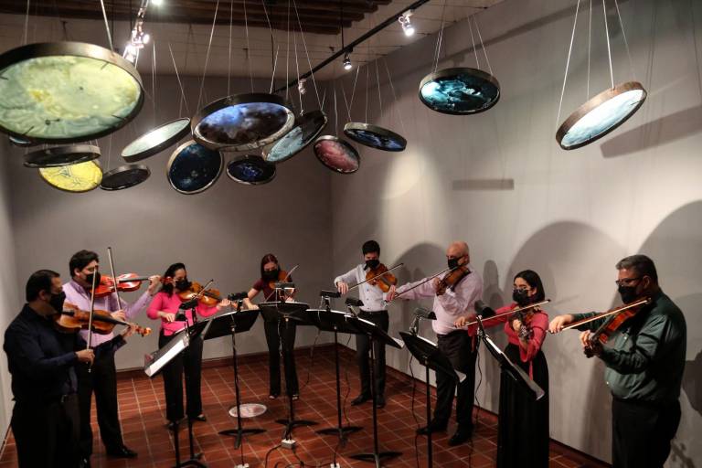 Subliman la música de la viola, durante el concierto Virtuosos y Virtuales, de la OSSLA