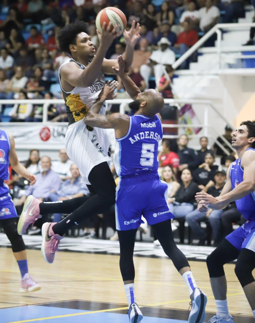 $!Venados Basketball liga su séptimo triunfo al derrotar a Astros de Jalisco