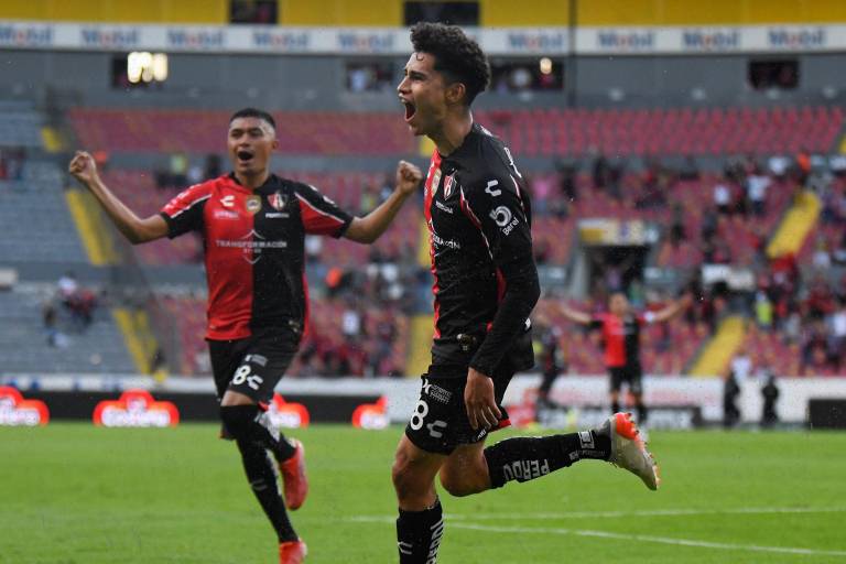 Atlas se presenta como campeón del futbol mexicano y gana con autogol