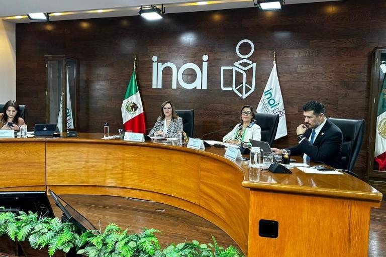 Pleno del INAI sesiona con cuatro comisionados por orden de juzgados