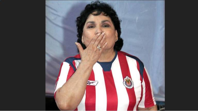 Carmen Salinas no está intubada, aclara su nieta; Chivas le manda un mensaje