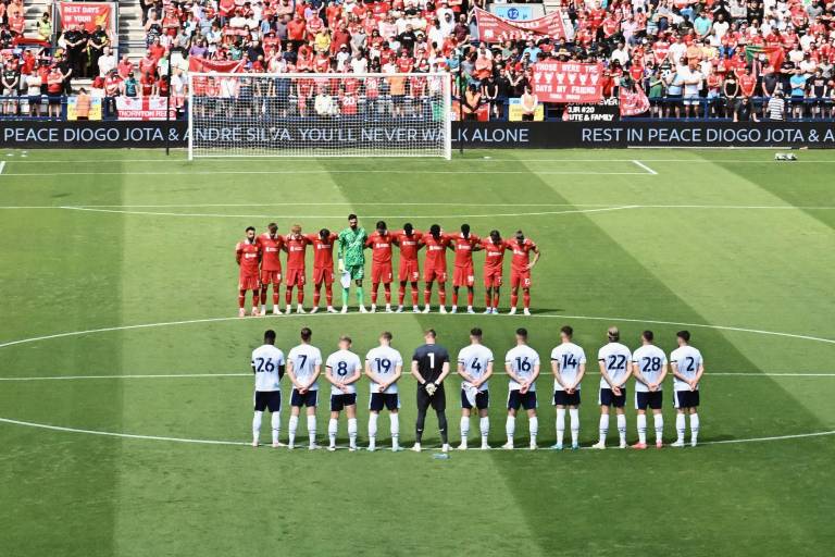 Liverpool honra a Diogo Jota en emotivo amistoso ante Preston North End