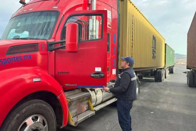 Trump anuncia arancel del 25% a camiones pesados importados