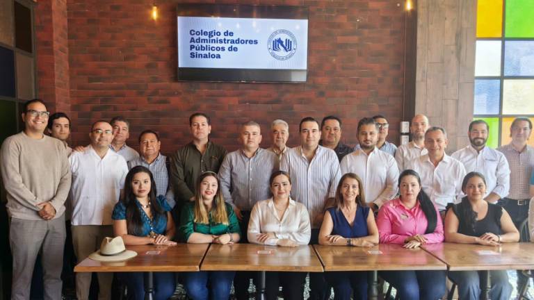 Integrantes del Colegio de Administradores Públicos de Sinaloa reconocerán al Servidor Público del Año 2023.