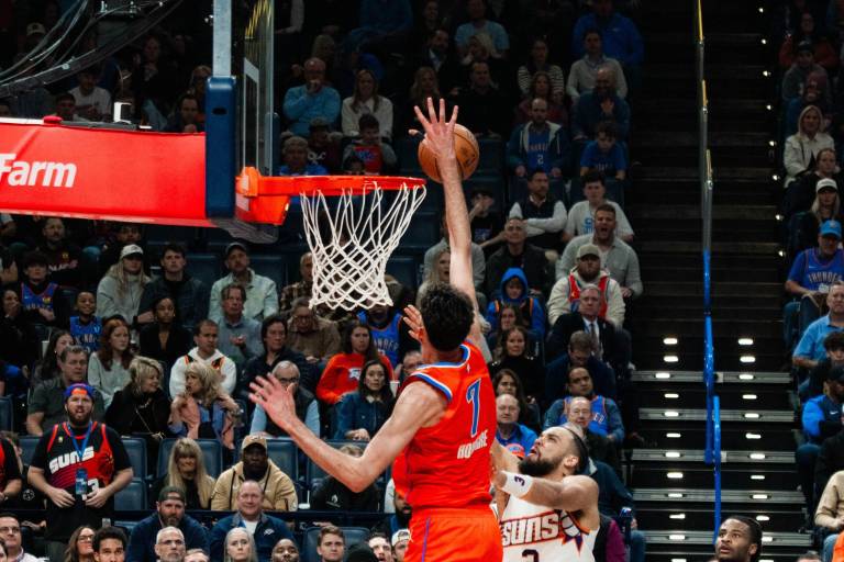 Thunder arrasa a los Suns y avanza a semifinales de la NBA Cup