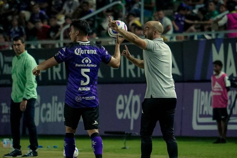 Puebla se queda sin técnico