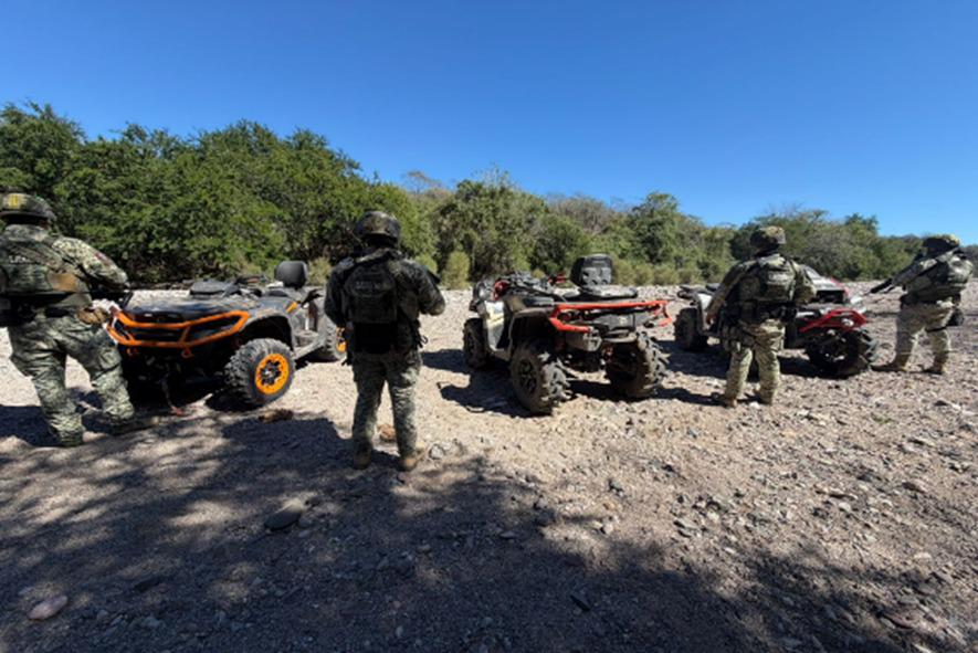 $!Detienen a una persona y aseguran cuatrimotos y armamento en el sur de Sinaloa