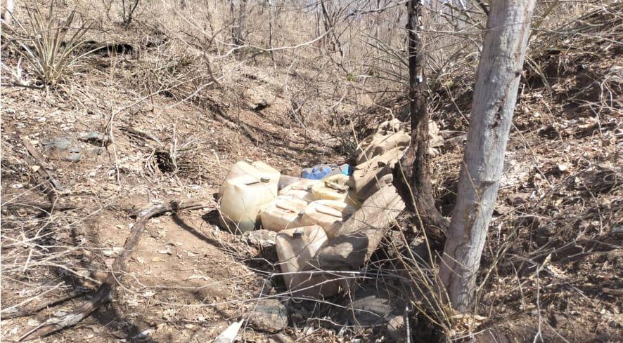 $!Incautan mil 715 litros de sustancias para elaboración de metanfetamina, en Culiacán